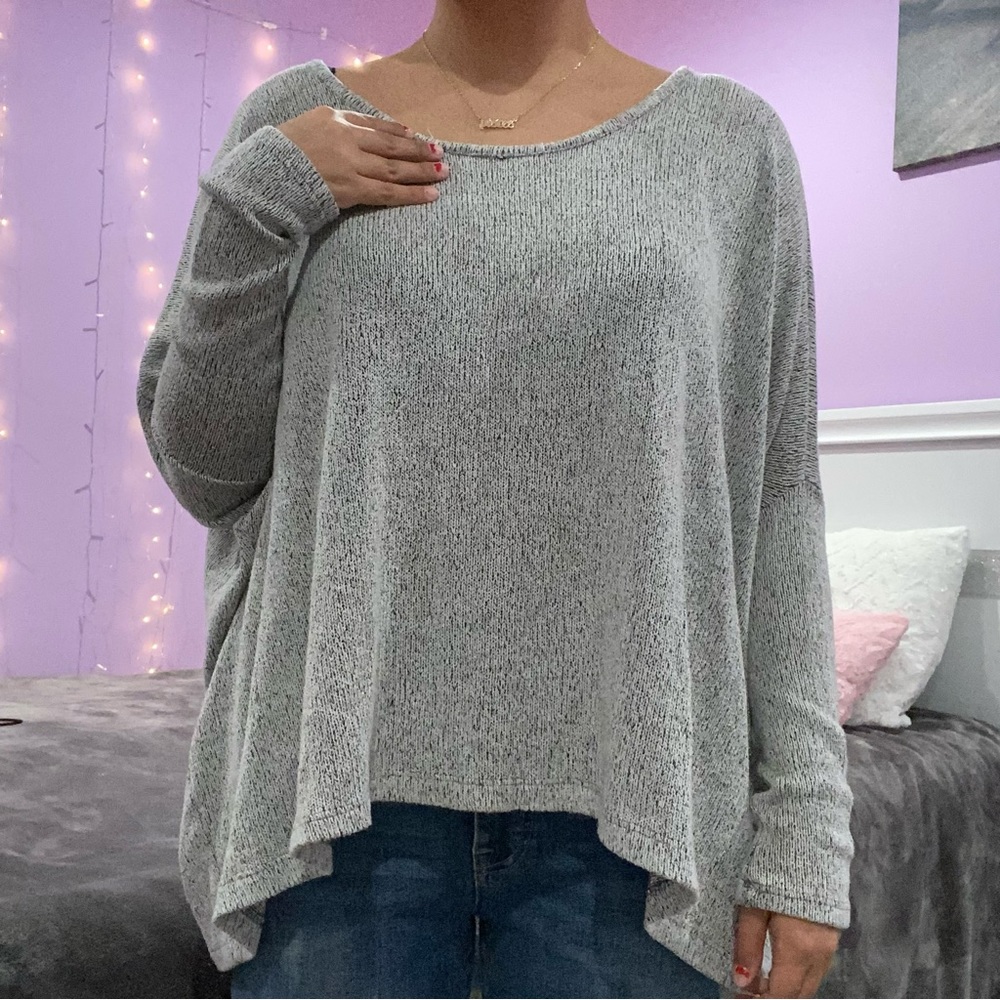 Audrey: Grey Long Sleeve Sweater Size Medium